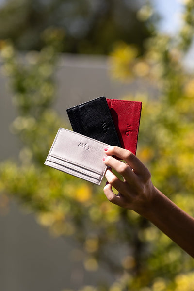 The Zona Cardholder Cherry Red